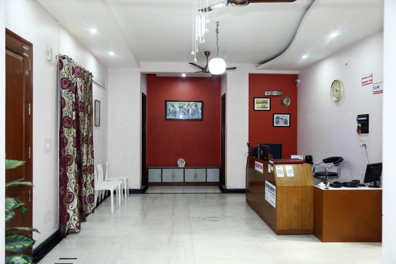 فندق نويدا الكبرىفي  J P Residency المظهر الخارجي الصورة